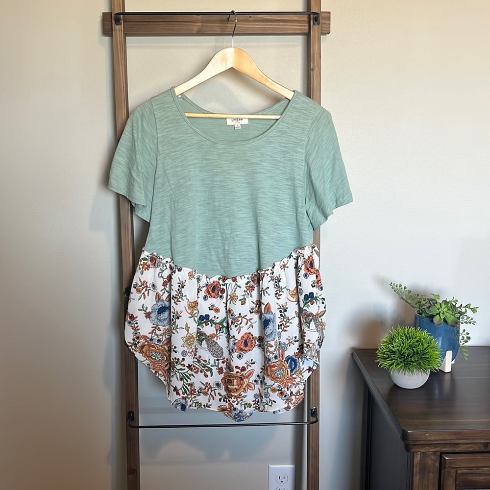 Peplum short sleeve top, size small - Picture 1 of 6